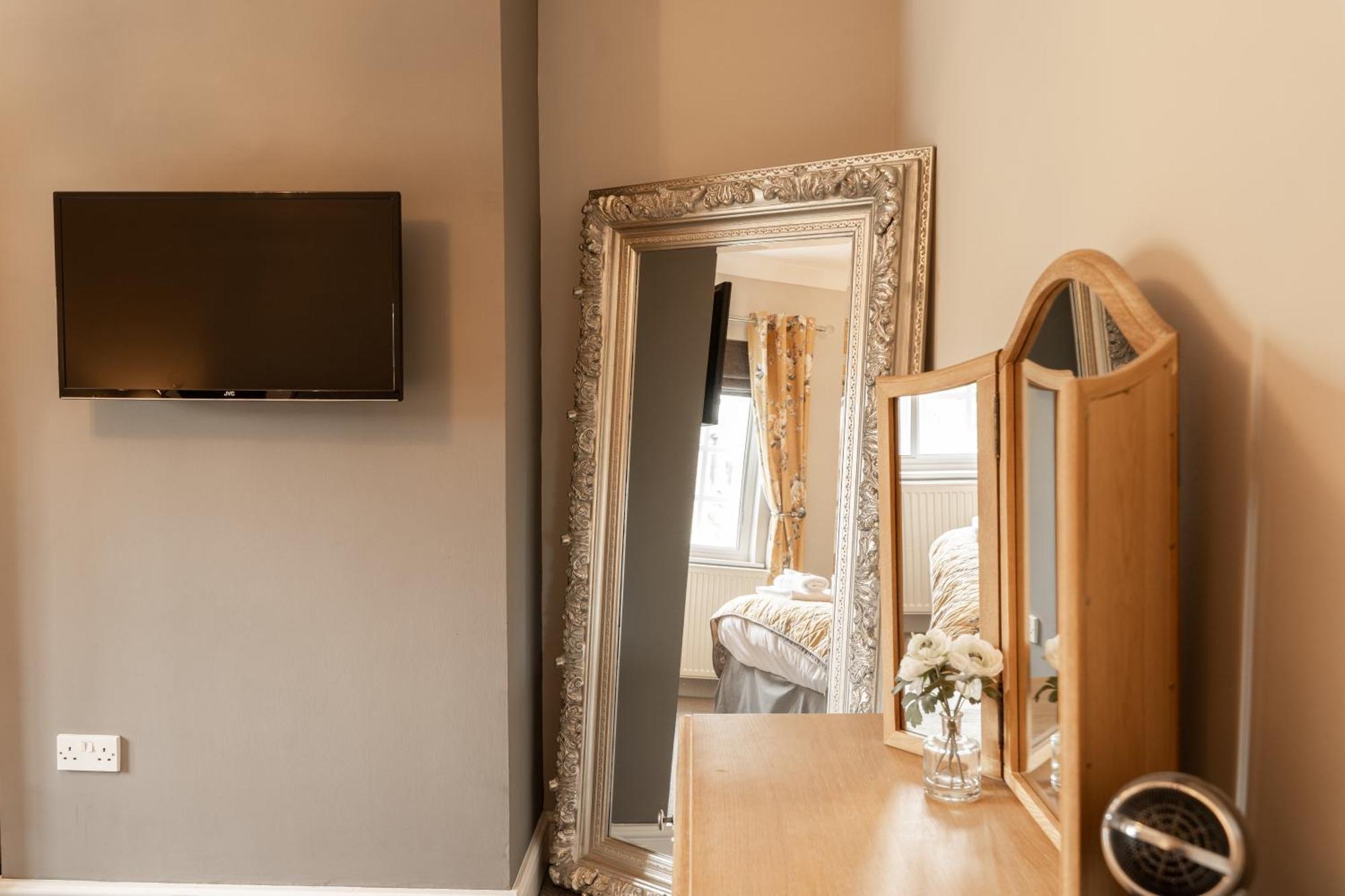 Cosy 2 Bed Cottage In Charming Village Of Christleton - For Up To 5 Екстер'єр фото